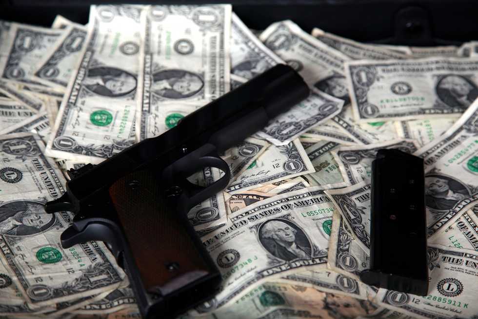 Appeals court throws out federal law barring mental patients from buying guns