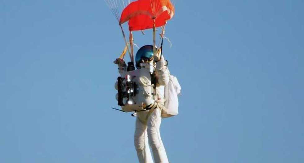 Google exec Alan Eustace makes record skydive from edge of space