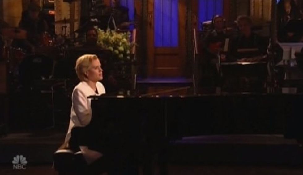 WATCH: SNL's Kate McKinnon as Hillary Clinton sings achingly beautiful rendition of Leonard Cohen's ' Hallelujah'