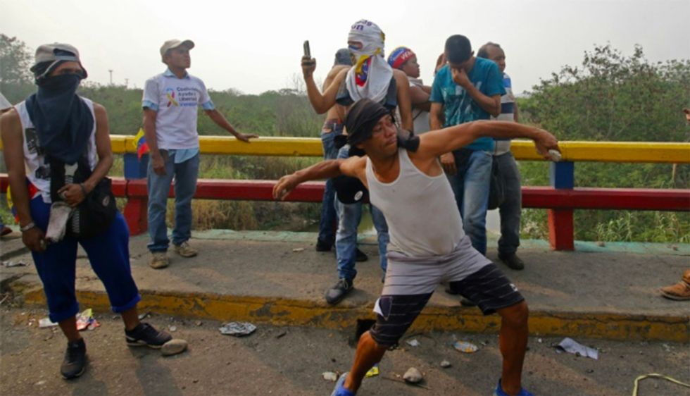 Guaido ramps up pressure after deadly Venezuela border clashes