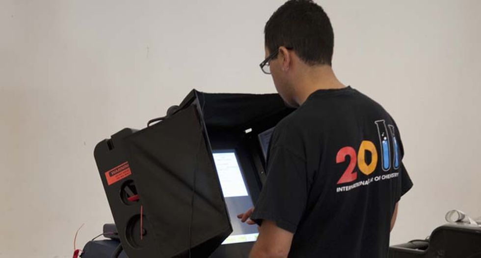 North Carolina voters report voting machines switching their votes to GOP candidate