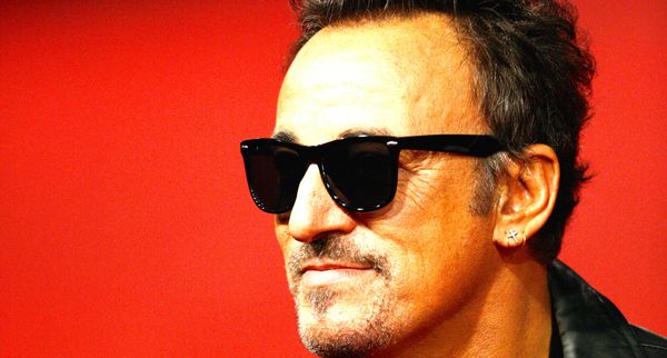 Bruce Springsteen slams Trump's 'Muslim ban' onstage in Australia