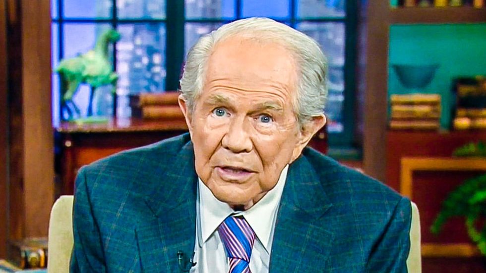 Pat Robertson: Single mother is 'tempting God' by not getting married