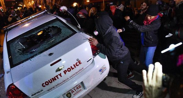Unrest in Ferguson lets Moscow score points against Washington