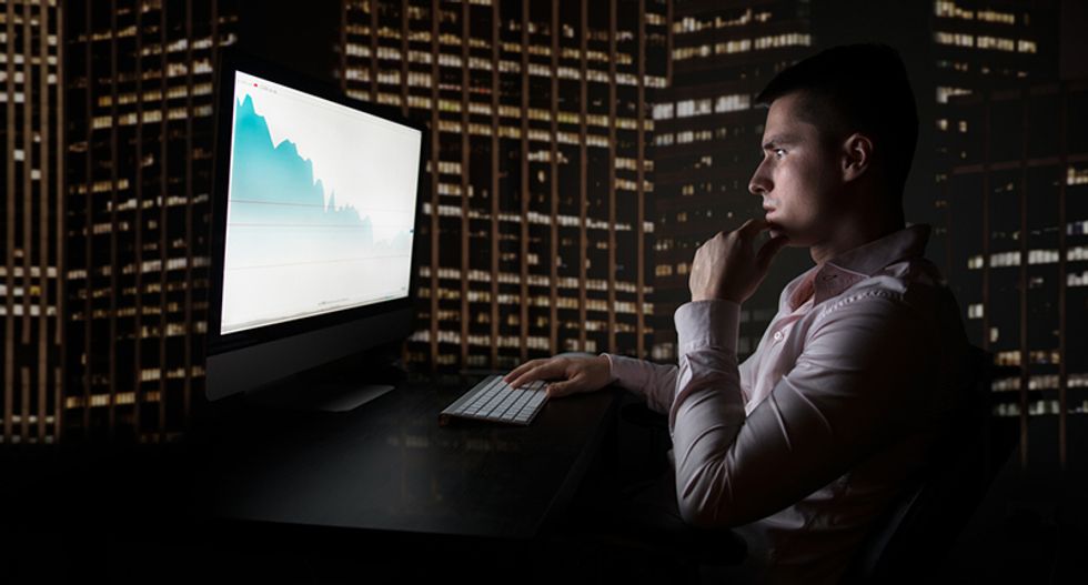 Another economic collapse could be looming as banking regulations fall away in Trump era: report