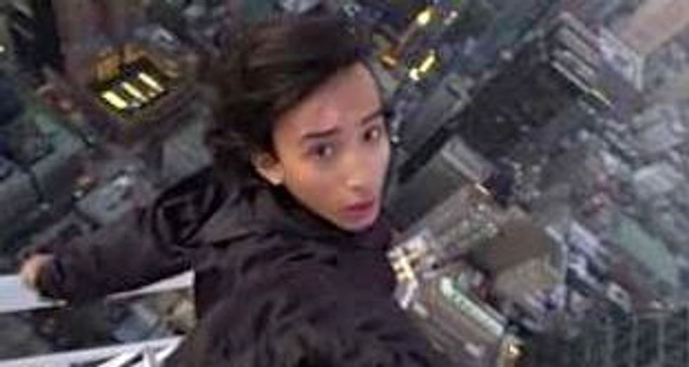 Daredevil N.J. teen charged in WTC stunt dangles from Central Park tower