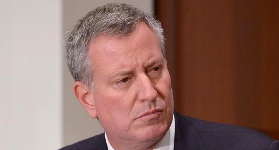 New York mayor Bill de Blasio plans to veto bill that would outlaw police chokeholds