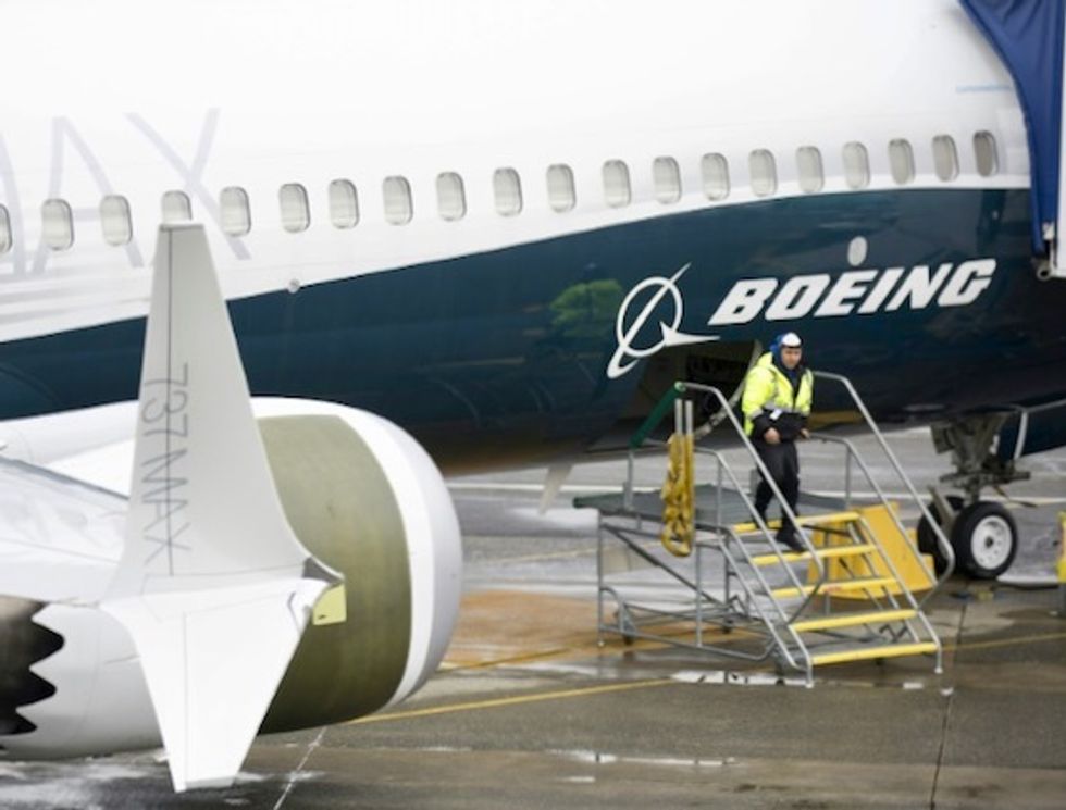 US regulators clear Boeing 737 MAX to fly again