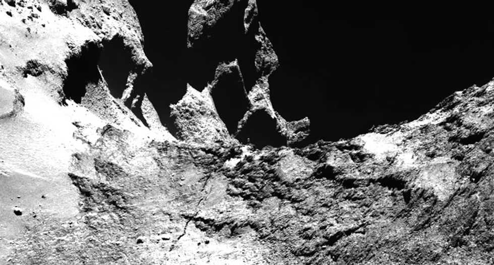 Cool Rosetta probe photos and data reveal an alien Comet 67P that would float on water