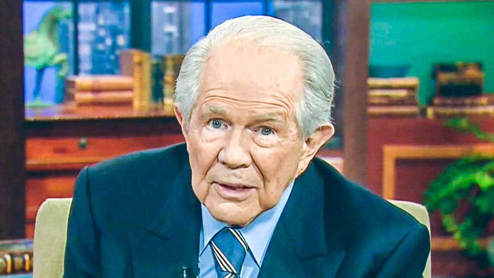 Pat Robertson advises elderly woman: Reverse mortgage is 'good deal' to help pay '700 Club' dues