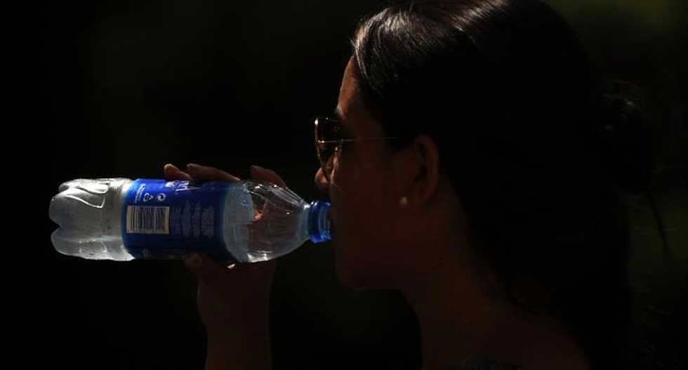 Plastic chemicals linked to earlier menopause