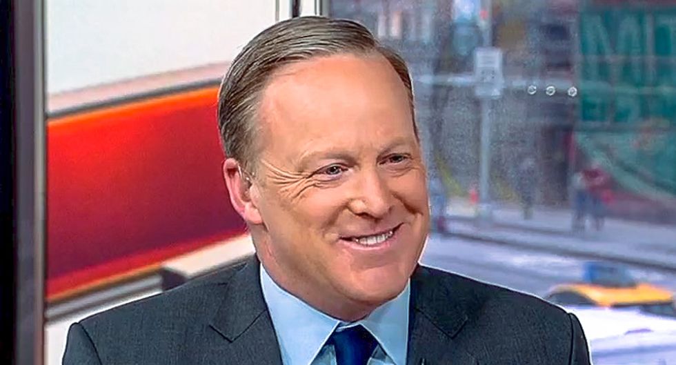 Sean Spicer: We should 'encourage' Trump to talk to Mueller's witnesses because he just says 'pleasantries'