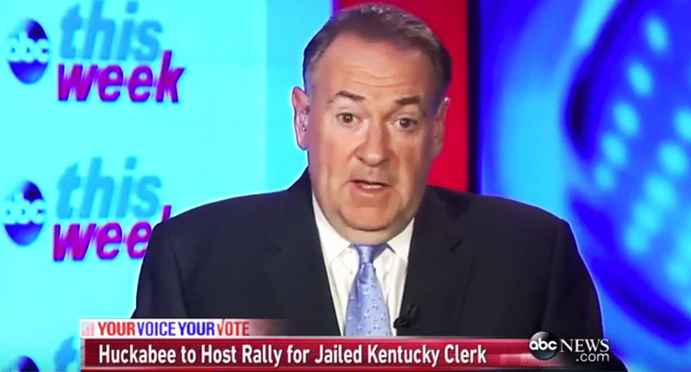 Mike Huckabee begs Congress: Defund the presidency to stop Obama from destroying the Constitution