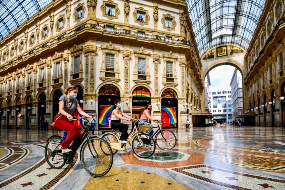 EU considering blocking US tourists over botched COVID-19 containment: US media