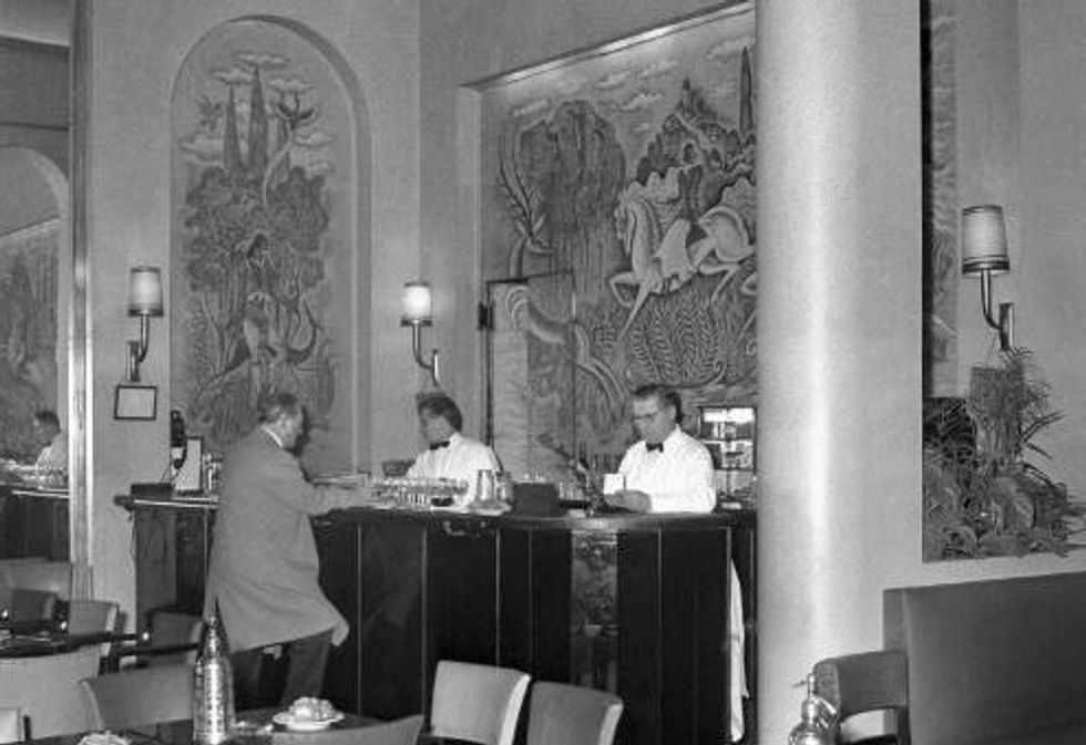 '51 dry martinis': The day Hemingway liberated the Ritz bar in Paris