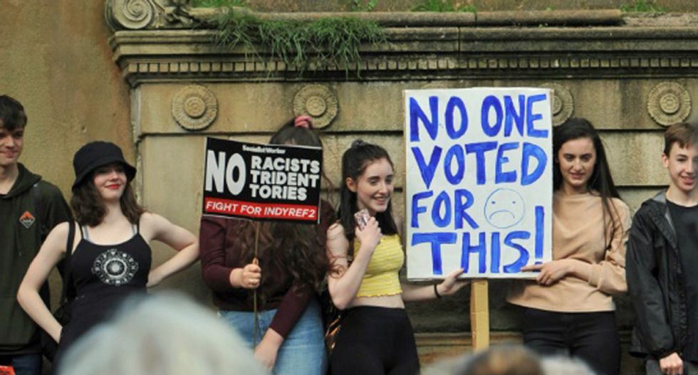 ‘You just can’t trust him’: Brits protest Boris Johnson’s Brexit ‘coup’ move