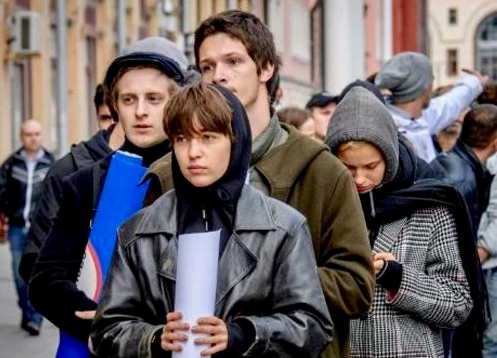 Russians protest over crackdown in growing solidarity campaign