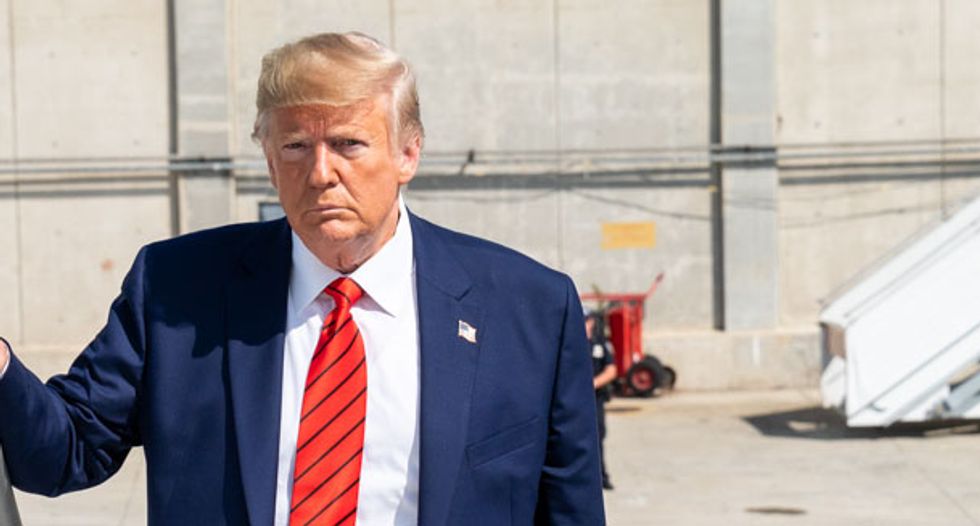 Nearly 300 national security officials call for impeachment inquiry against Trump