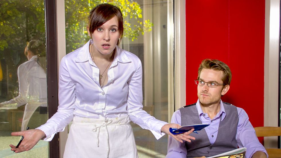 Here are 9 serious warning signs that you should avoid a restaurant