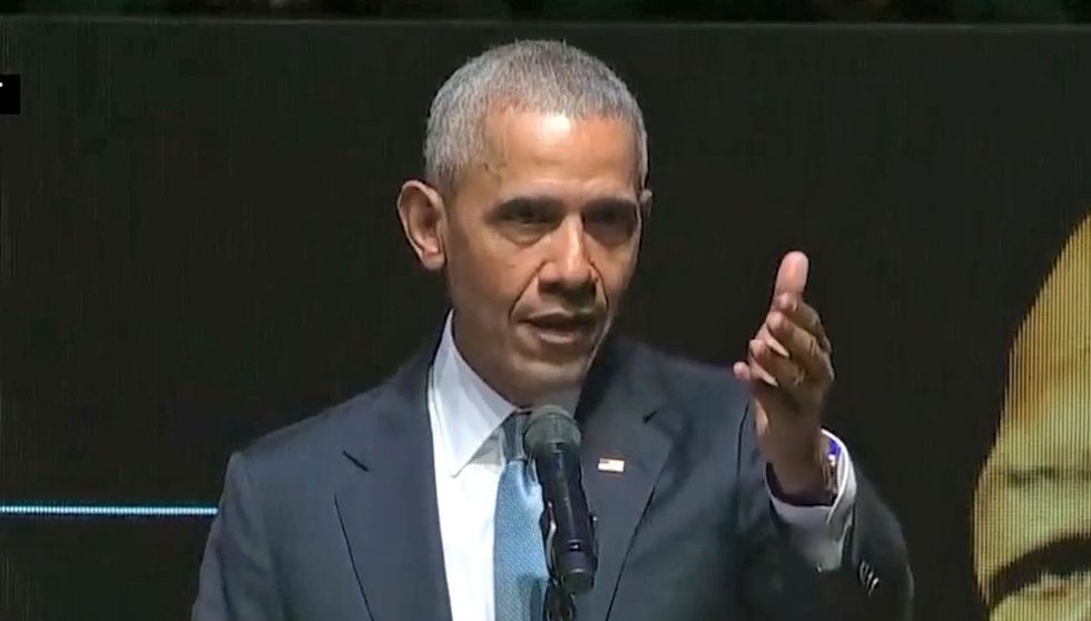 Crowd roars as Obama appears to take a shot at Trump during Cummings eulogy: ‘There’s nothing weak about being honorable’