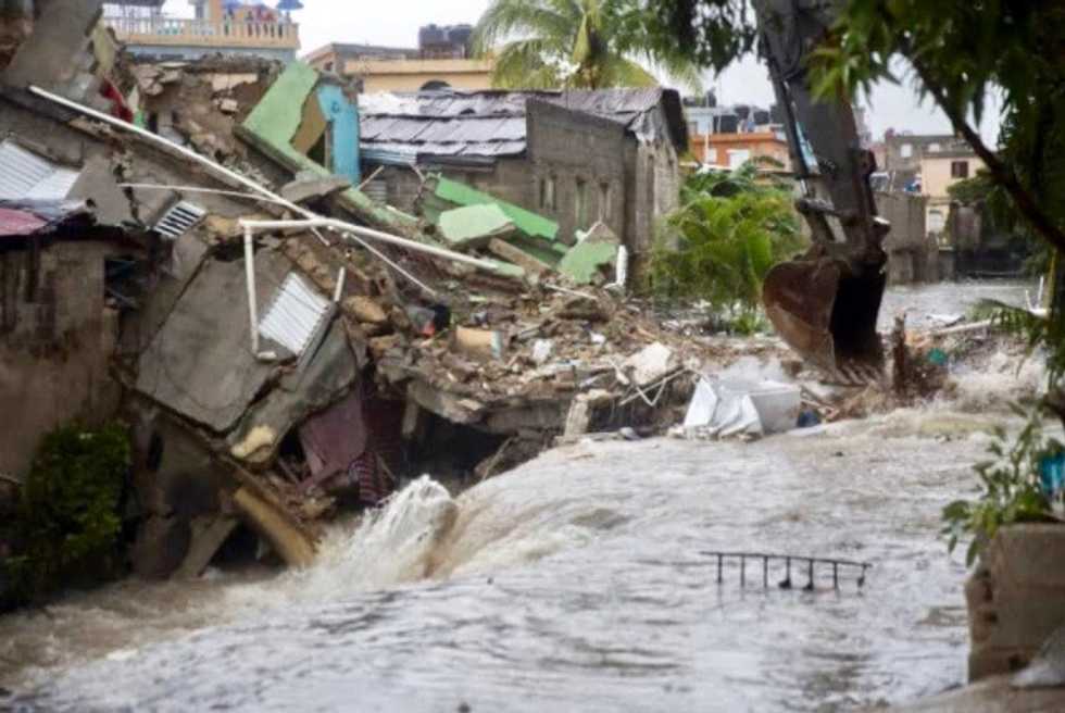 Laura lashes Cuba, expected to become hurricane by US landfall
