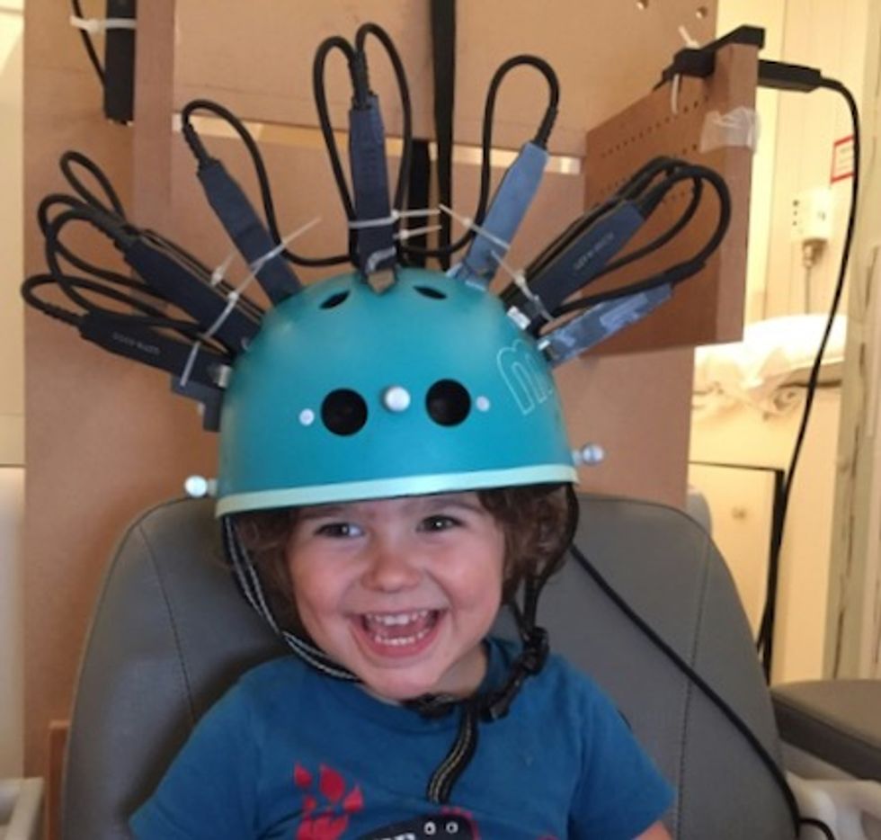 Brain-scanning helmet helps track children in motion