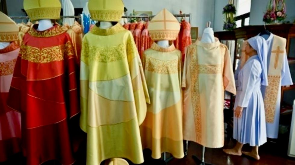 Thai convent weaves 'beautiful' robes for Pope Francis visit