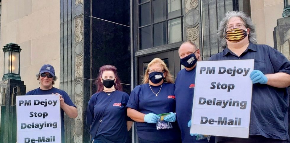 Postal workers union organizes nationwide rallies pressuring Congress to #SaveThePostOffice