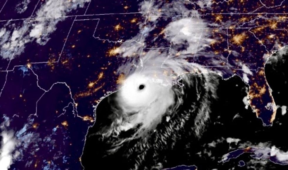 'Extremely dangerous' Hurricane Laura batters southern US states
