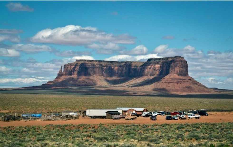 In Navajo Nation, pandemic exposes water crisis and health disparities