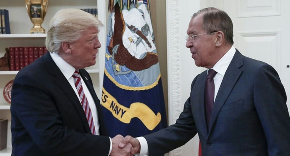 Trump to meet with top Russian foreign minister amid impeachment battle