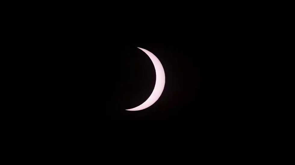 Solar eclipse plunges southern Chile, Argentina into darkness