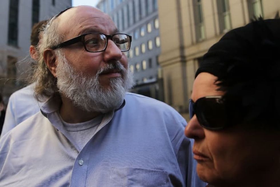 US allows convicted spy Jonathan Pollard to move to Israel