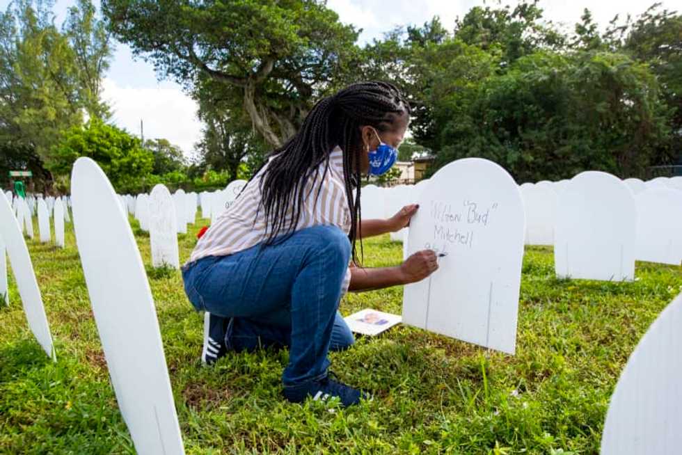 'This is the epicenter.' Miami park honors COVID-19 victims with 1,500 tombstones