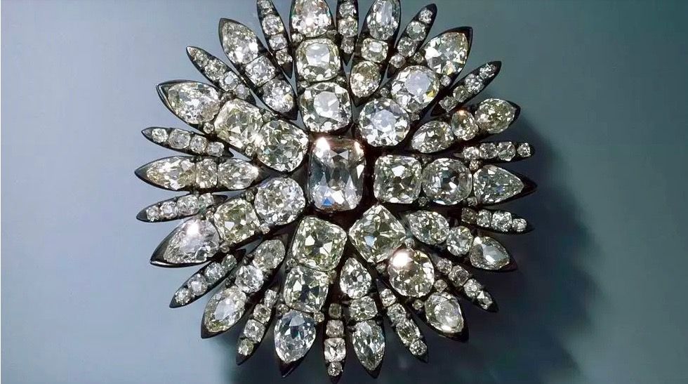 Three arrested over spectacular Dresden museum jewelry heist