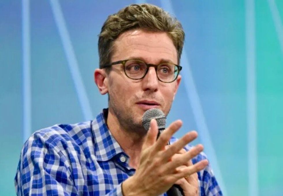 BuzzFeed acquires HuffPost in tie-up of digital media rivals