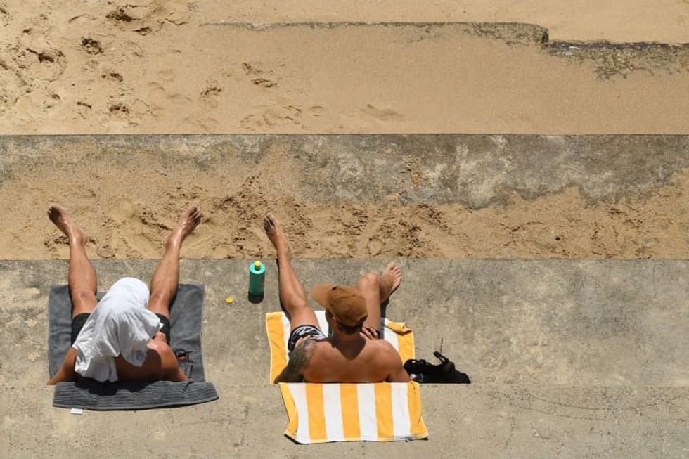 Temperatures top 104 as heatwave hits eastern Australia