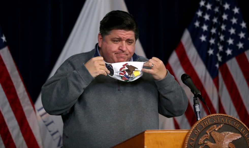 Record number of COVID-19 deaths hit Illinois nursing homes