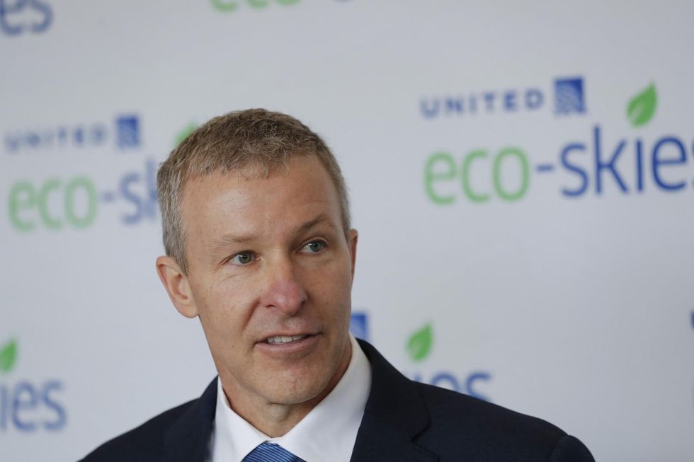 United Airlines CEO wants to make COVID-19 vaccine mandatory for employees — if other companies go along
