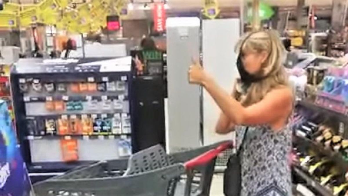 WATCH: Anti-masker puts underwear over her face after getting called out by grocery workers
