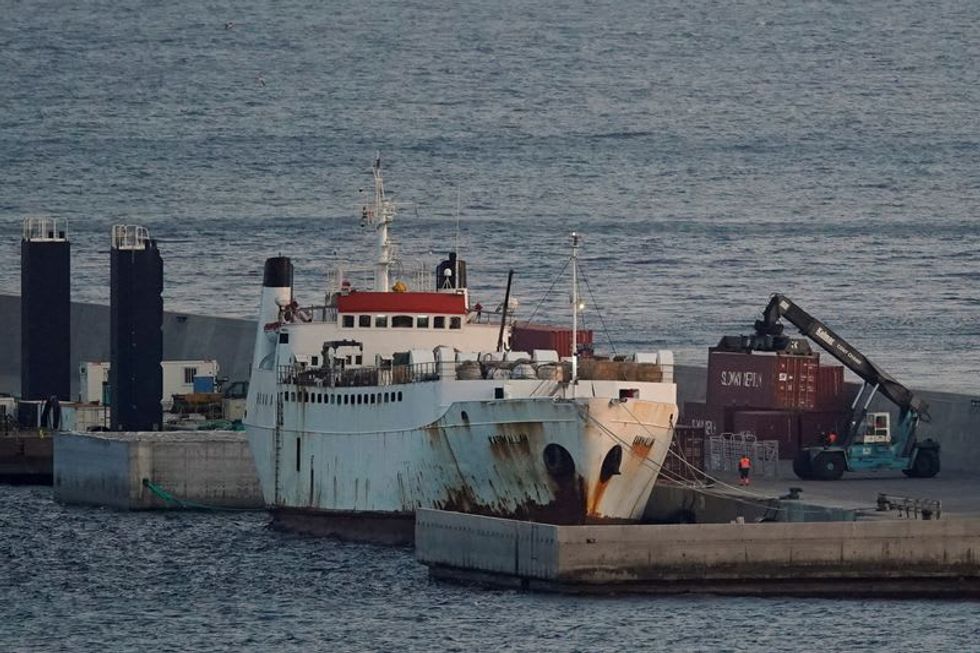 Spanish report calls for killing of more than 850 cattle on pariah ship