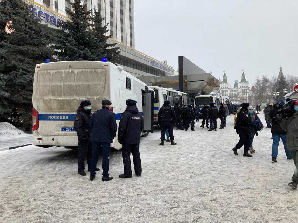 Russian forces arrest several people in raid on opposition meeting