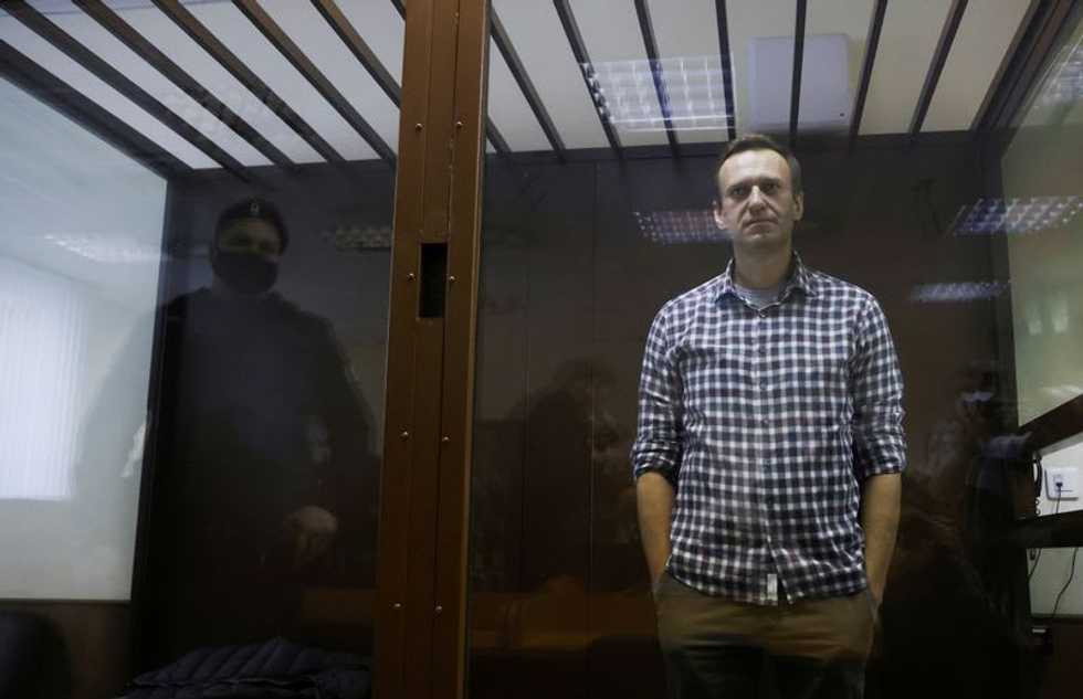 Jailed Kremlin critic Navalny asks for painkiller injections