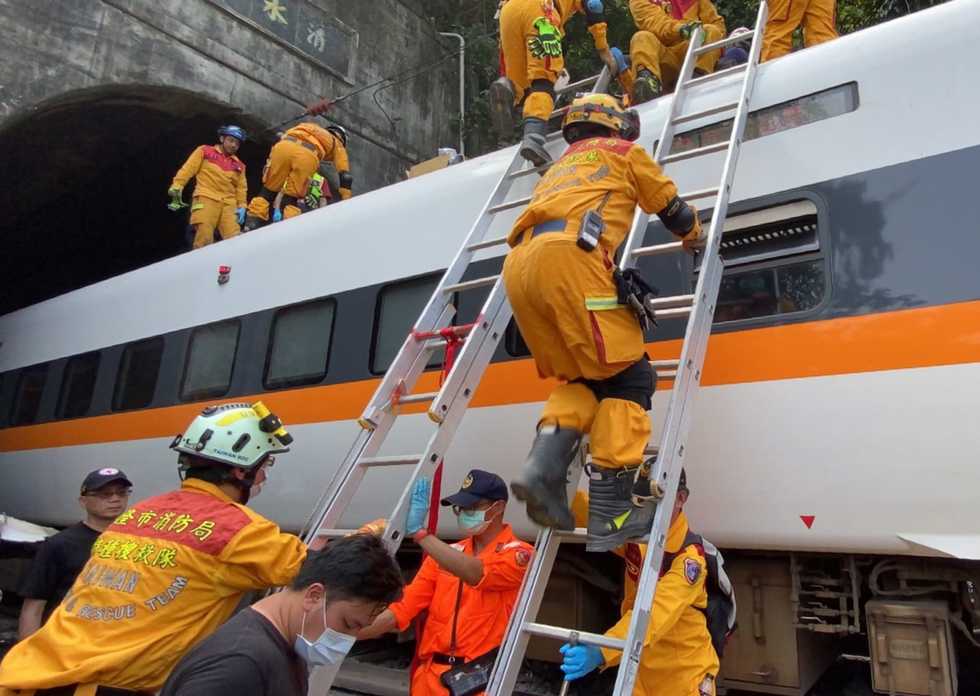 41 people killed in deadly train accident in eastern Taiwan
