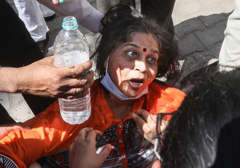 India hits new Covid-19 record, more deaths due to oxygen shortage