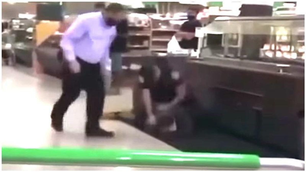 ‘Beating him to death for a chicken’: Local residents horrified after videos shows cop pummeling homeless man in grocery store