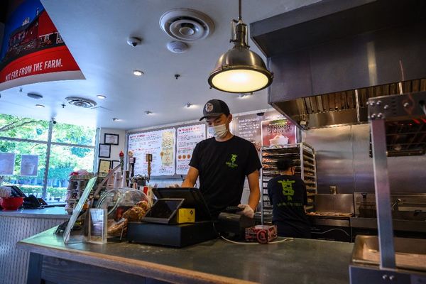Pandemic pushes poor US students into working odd jobs