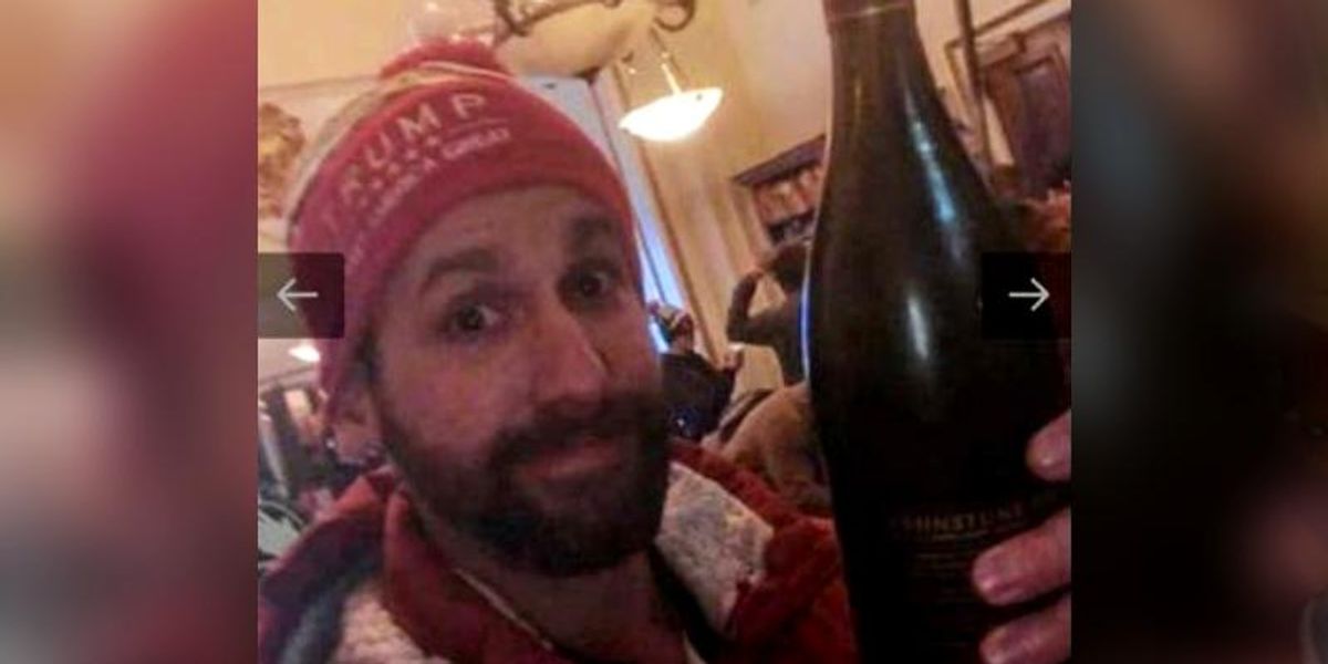 Wine-stealing Capitol rioter quickly embarrasses himself after ...
