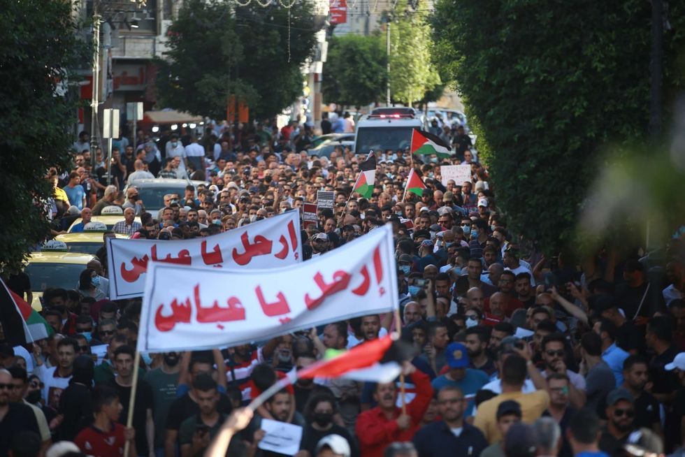 Thousands of Palestinians protest against Palestinian Authority