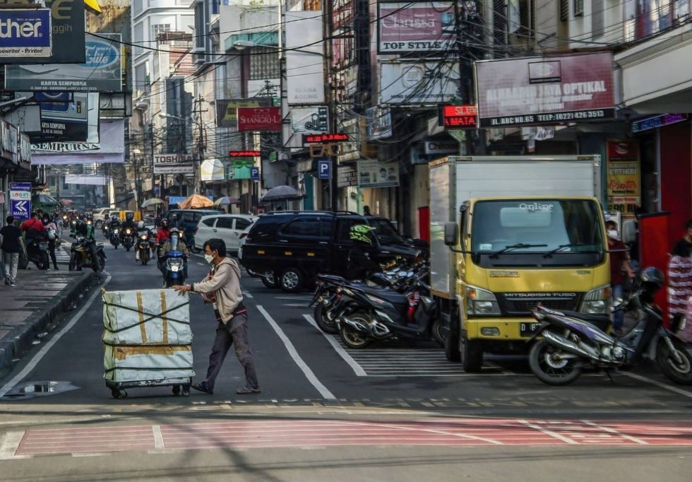 Indonesia records 728 coronavirus deaths in deadliest day 